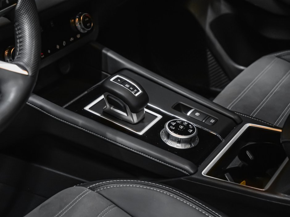 Mitsubishi Outlander LE 2024-6