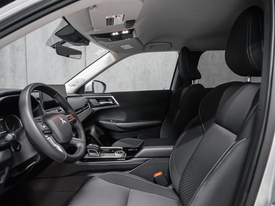 Mitsubishi Outlander ES S-AWC SIEGES CHAUFFANTS APPLE CARPLAY 2025-12