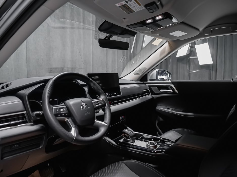 Mitsubishi Outlander ES S-AWC SIEGES CHAUFFANTS APPLE CARPLAY 2025-3