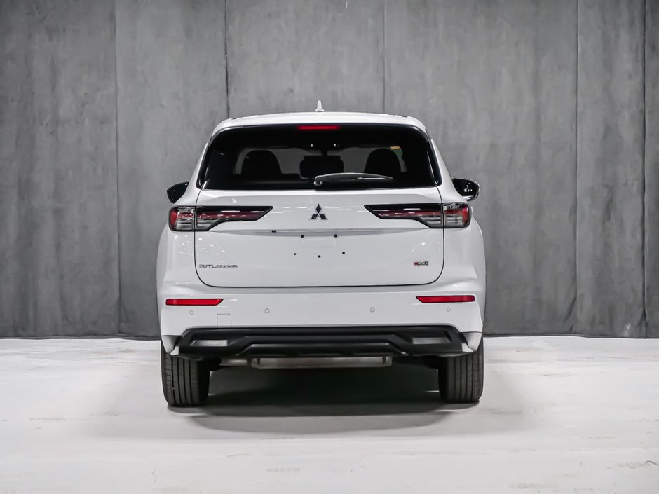 Mitsubishi Outlander ES 2025-4