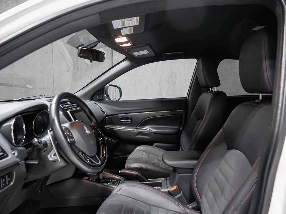 2020 Mitsubishi RVR LE 4WD-11