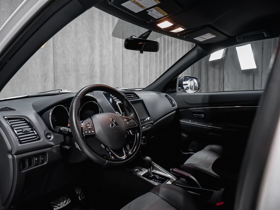 2020 Mitsubishi RVR LE 4WD-5