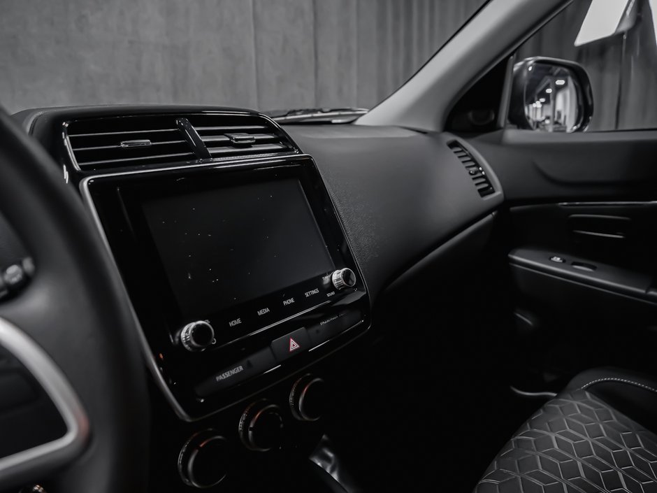 2025 Mitsubishi RVR ES AWD APPLE CAR PLAY SIÈGES CHAUFFANT-9