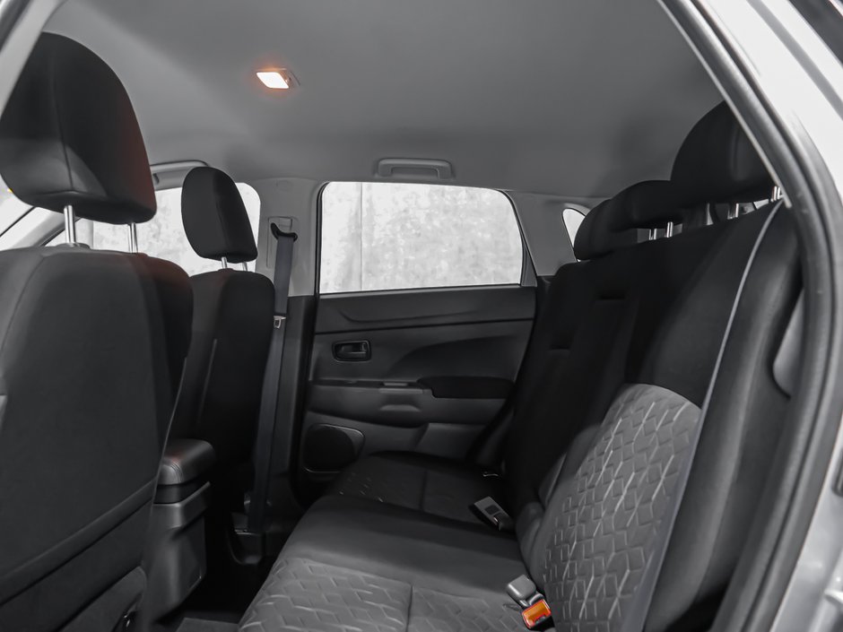 2025 Mitsubishi RVR ES AWD APPLE CAR PLAY SIÈGES CHAUFFANT-11