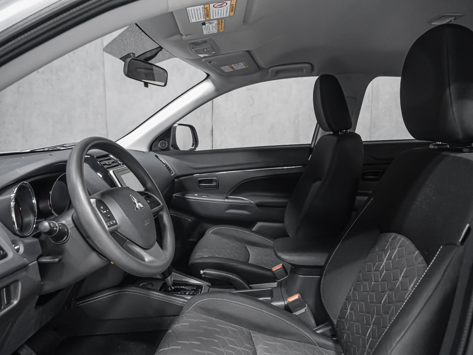 Mitsubishi RVR ES FWD CARPLAY CAMÉRA SIÈGES CHAUFFANTS 2025-11
