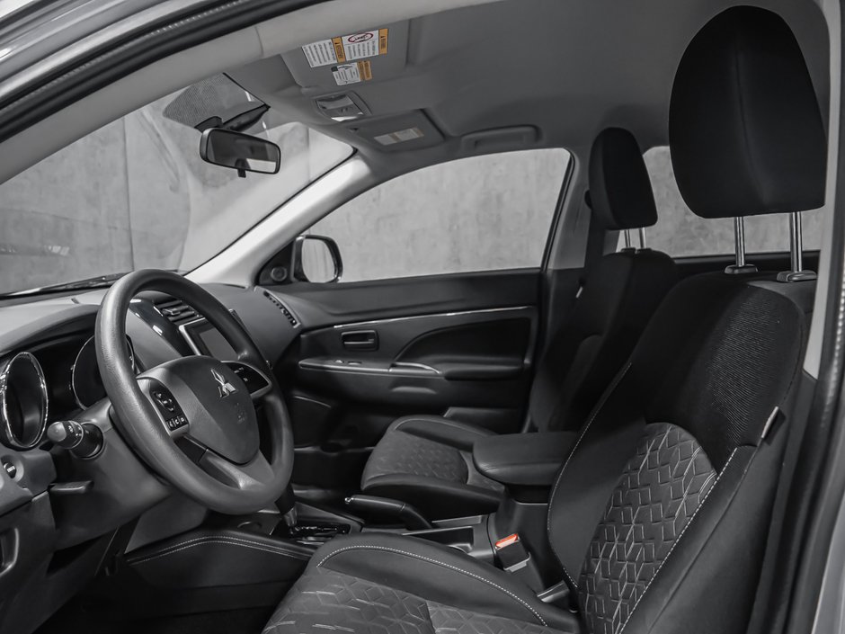 Mitsubishi RVR ES 2025-10