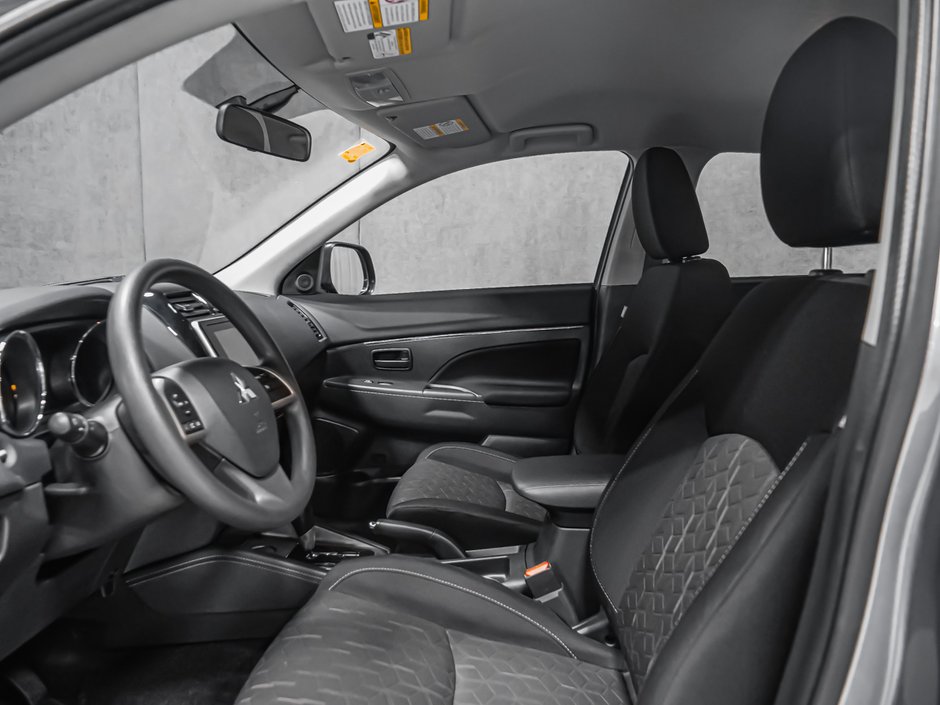 Mitsubishi RVR ES 2025-11