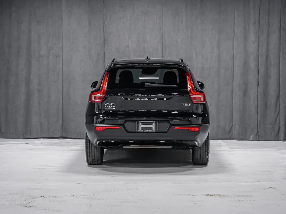 2022 Volvo XC40 R-DESIGN-4
