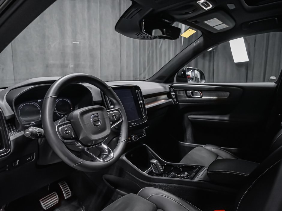 2022 Volvo XC40 R-DESIGN-5