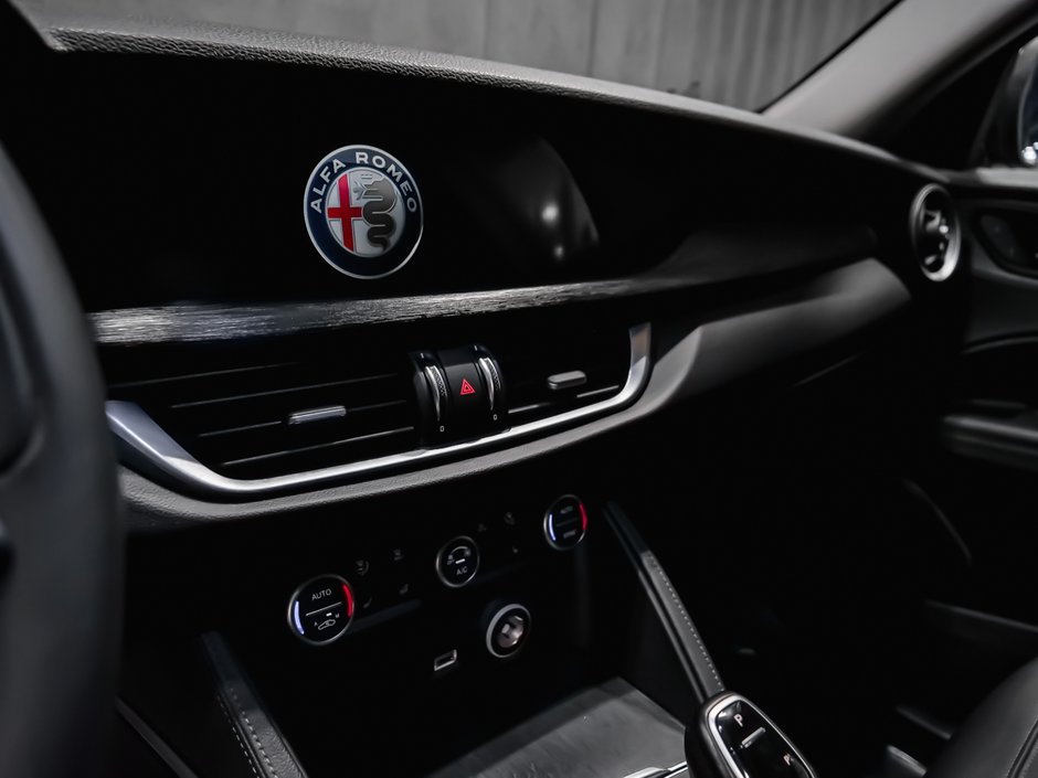 Alfa Romeo Stelvio Sprint 2021-10