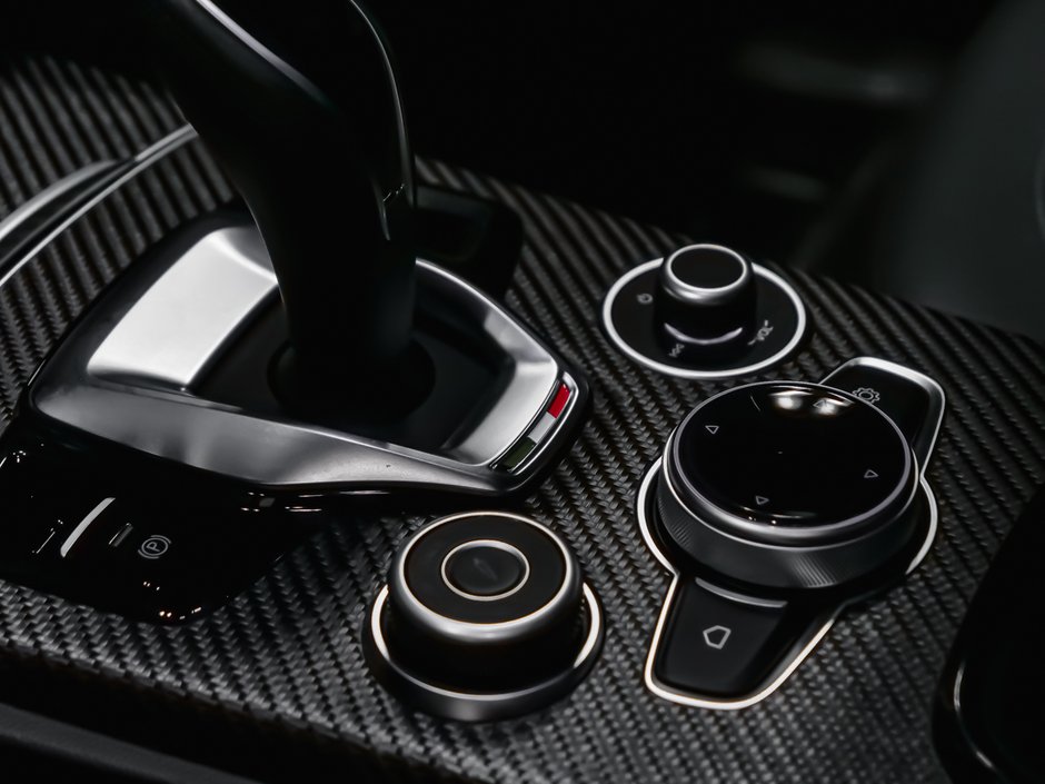 2024 Alfa Romeo Stelvio QUADRIFOLIO-10