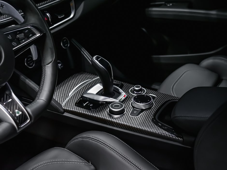 2024 Alfa Romeo Stelvio QUADRIFOLIO-9
