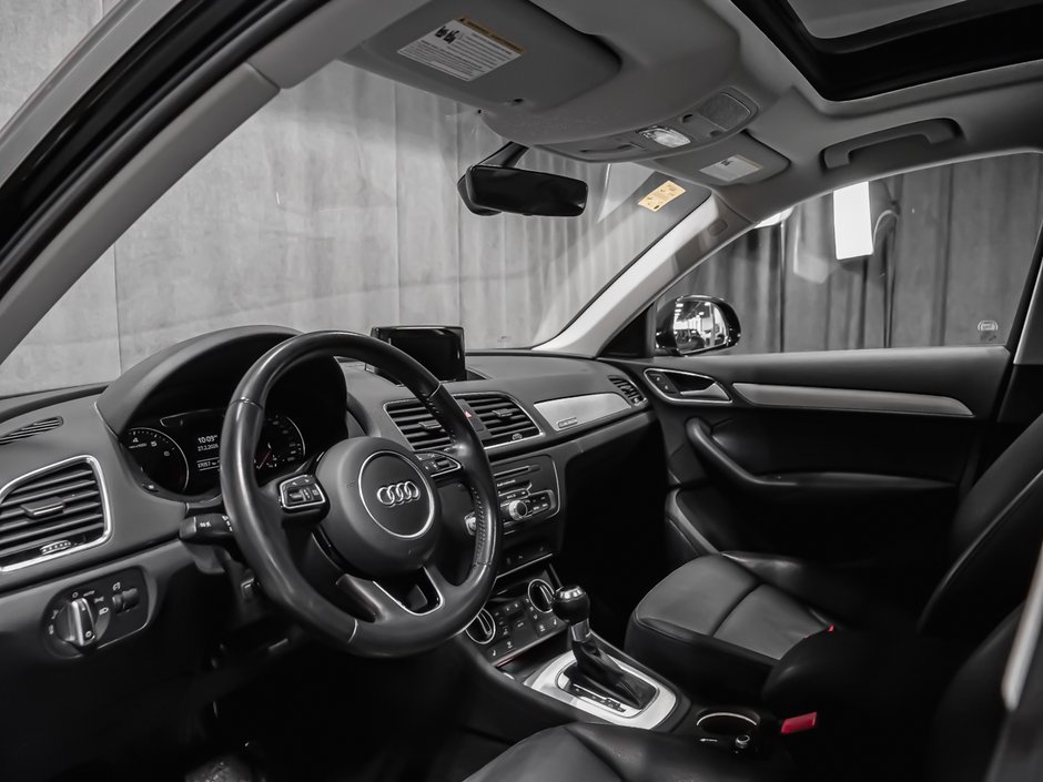 Audi Q3 PROGRESSIV MAGS 19PO TOIT PANO 2018-6