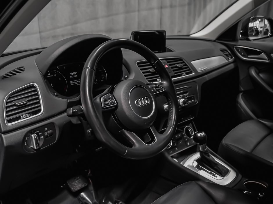 Audi Q3 PROGRESSIV MAGS 19PO TOIT PANO 2018-8