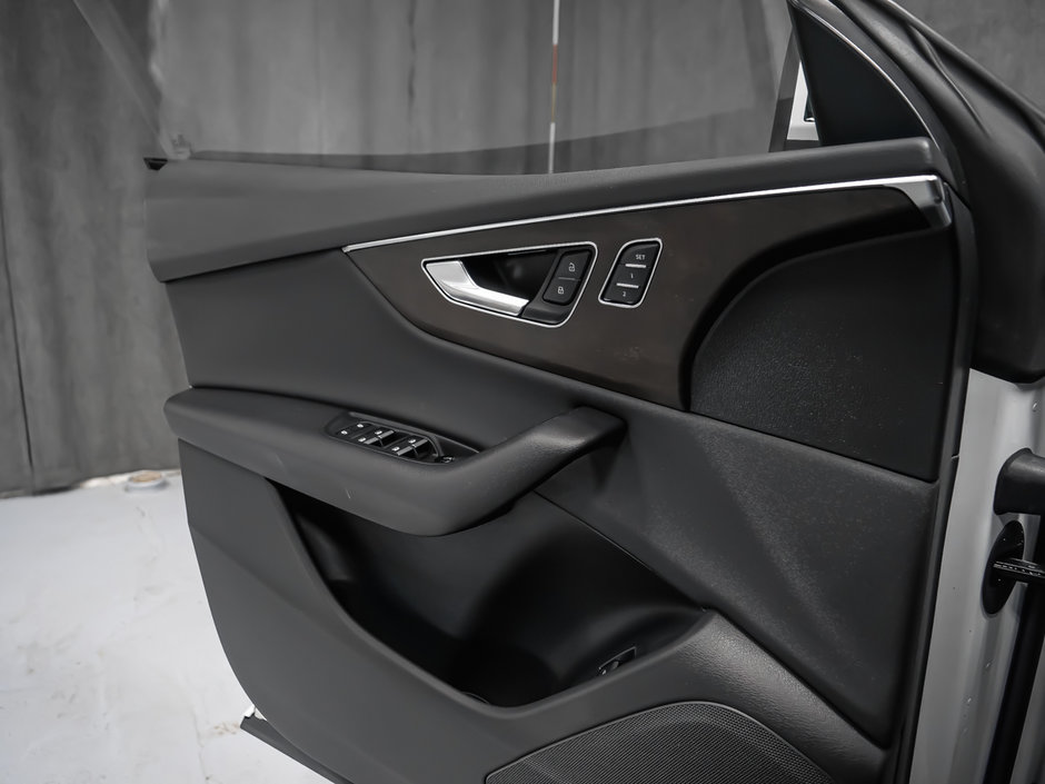 Audi Q8 PROGRESSIV 2020-13