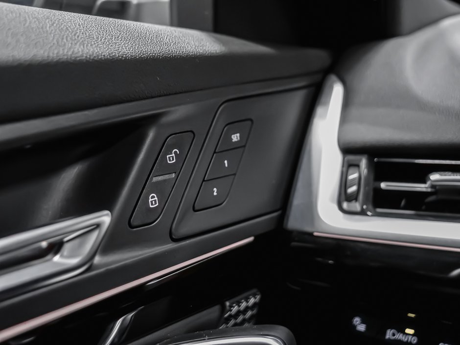 2024 BMW X1 XDRIVE28I TOIT PANORAMIQUE VOLANT CHAUFFANT-16