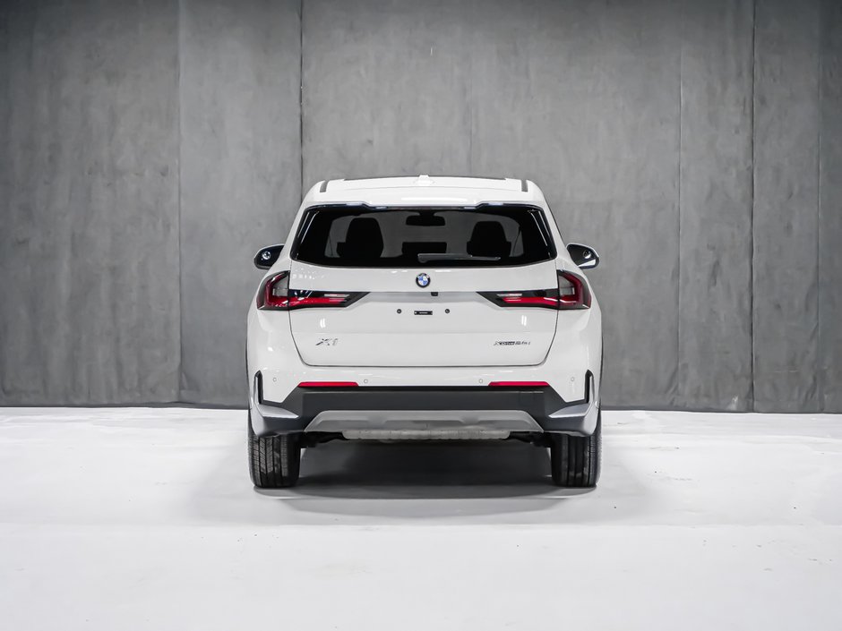2024 BMW X1 XDRIVE28I TOIT PANORAMIQUE VOLANT CHAUFFANT-4