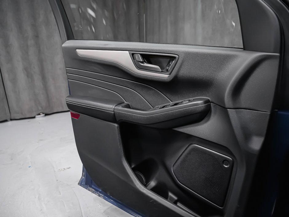 2022 Ford Escape SE Plug-In Hybrid-10