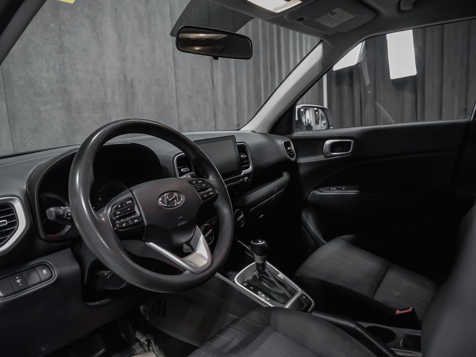 2022 Hyundai Venue ESSENTIAL-6