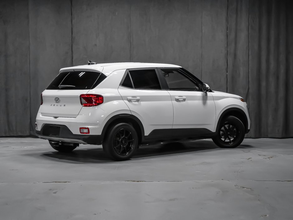 2022 Hyundai Venue ESSENTIAL-2