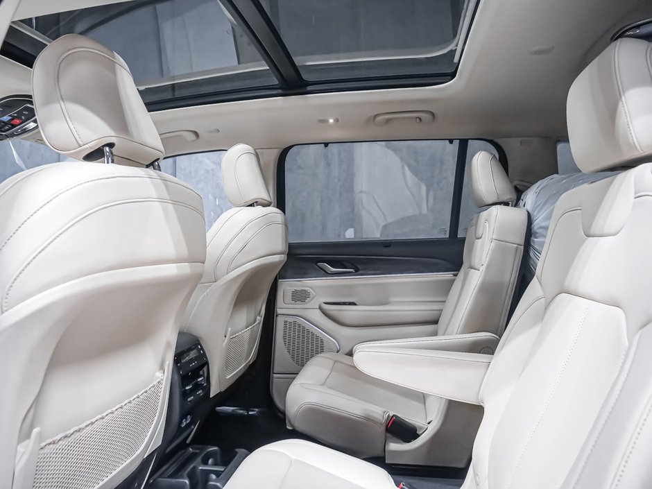 Jeep Grand Cherokee L LIMITED NAV TOIT PANO SIÈGES VENTILÉS ATTELAGE 2021-16