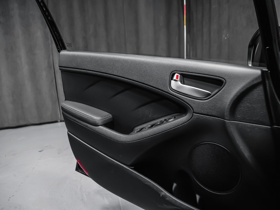 Kia Forte LX MANUEL 2017-9