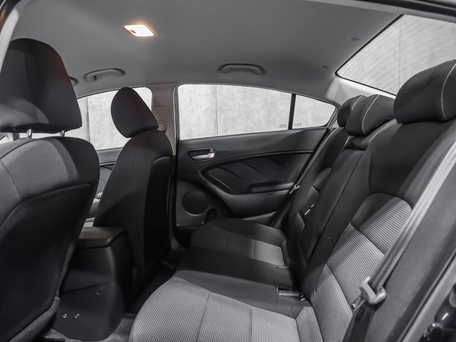 Kia Forte LX MANUEL 2017-14