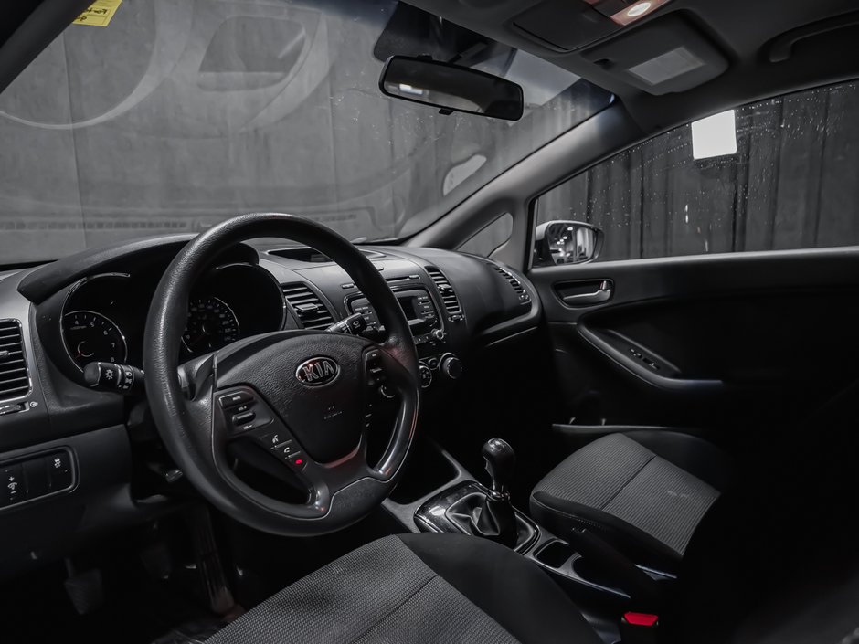 Kia Forte LX MANUEL 2018-6