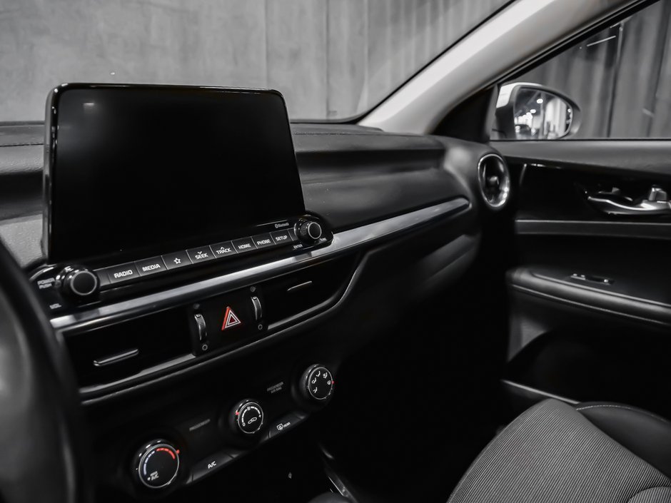 Kia Forte EX TOIT OUVRANT CAMERA RECUL AUTOMATIQUE 2021-11