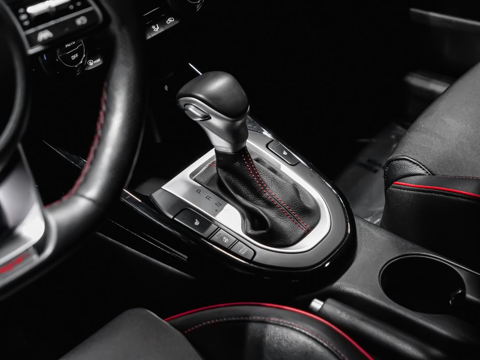 Kia Forte5 GT 2023-6