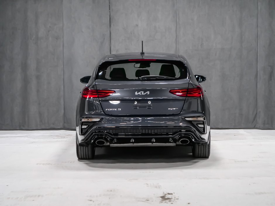 Kia Forte5 GT 2023-4