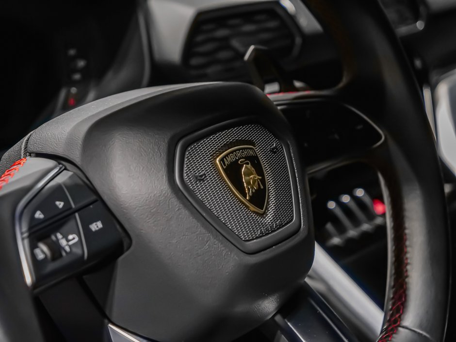 Lamborghini Urus  2020-29