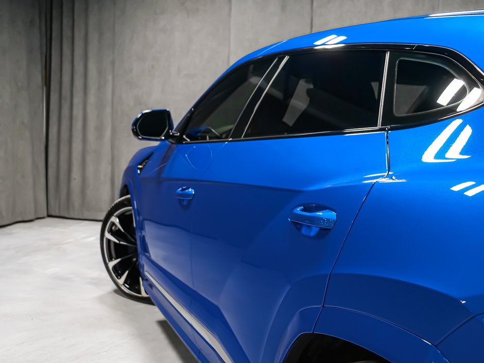 Lamborghini Urus  2020-12