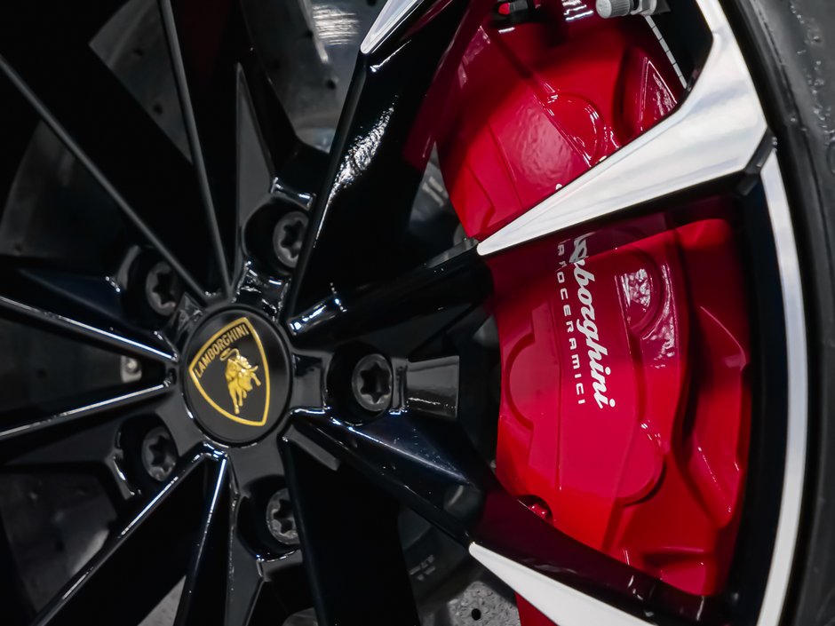 Lamborghini Urus  2020-46