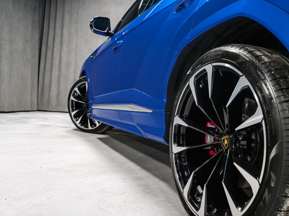 Lamborghini Urus  2020-11