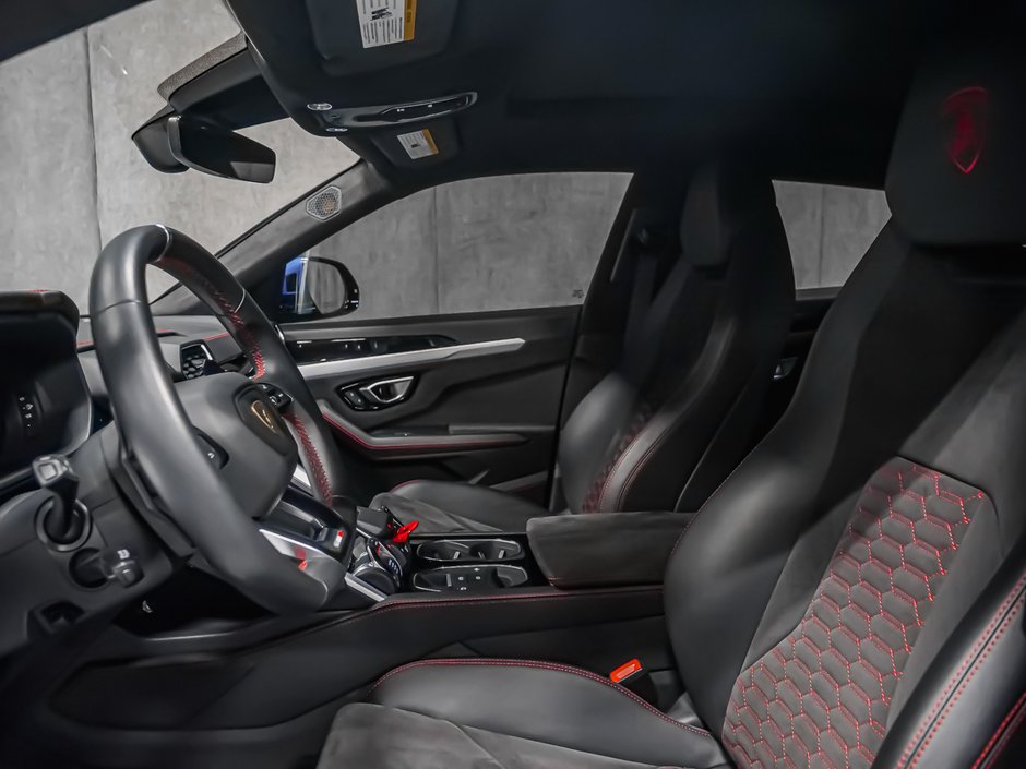 Lamborghini Urus  2020-47