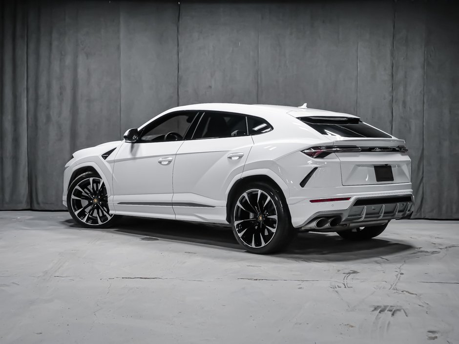 Lamborghini Urus  2022-1