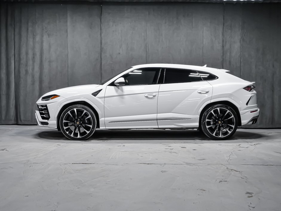 Lamborghini Urus  2022-27