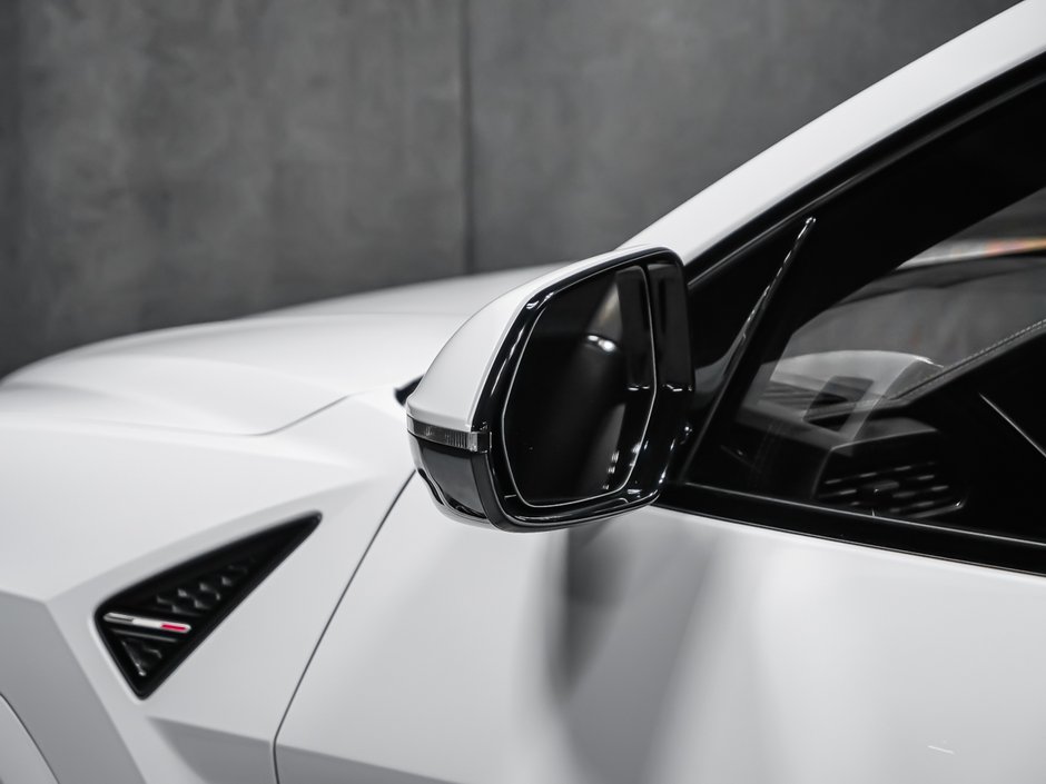 Lamborghini Urus  2022-4