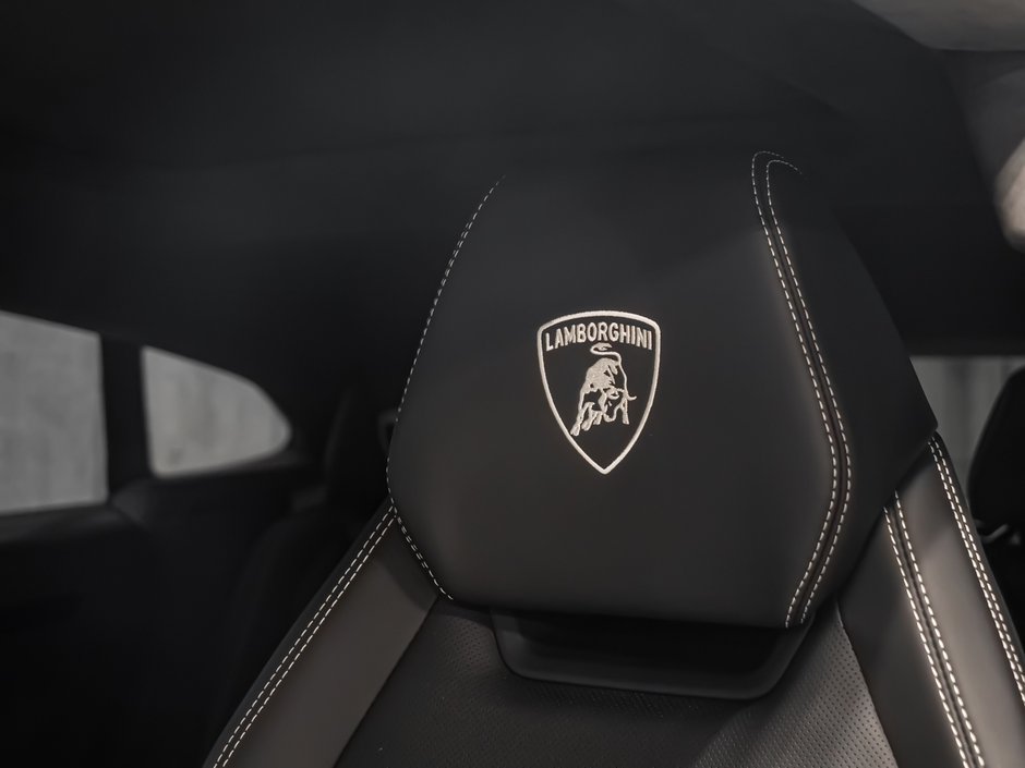 Lamborghini Urus  2022-24