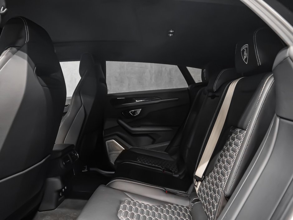 Lamborghini Urus  2022-25