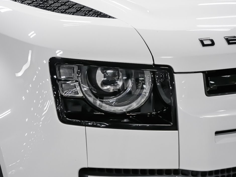 Land Rover Defender SE, 3D CAMERA, PIVI PRO, DEL LIGHT, 8 SPEED 2023-28