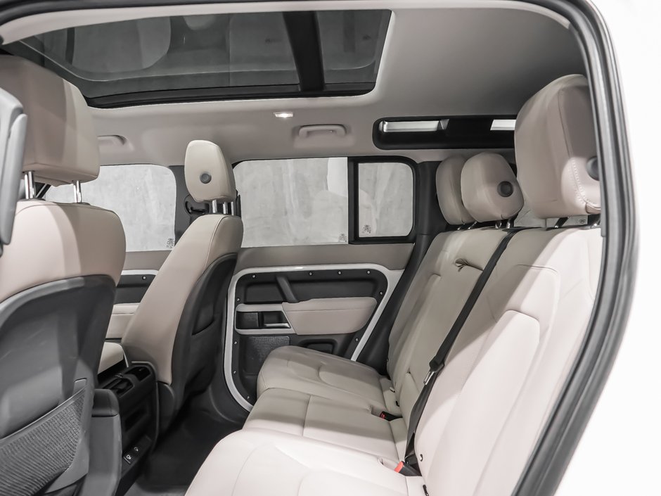 Land Rover Defender SE, 3D CAMERA, PIVI PRO, DEL LIGHT, 8 SPEED 2023-33