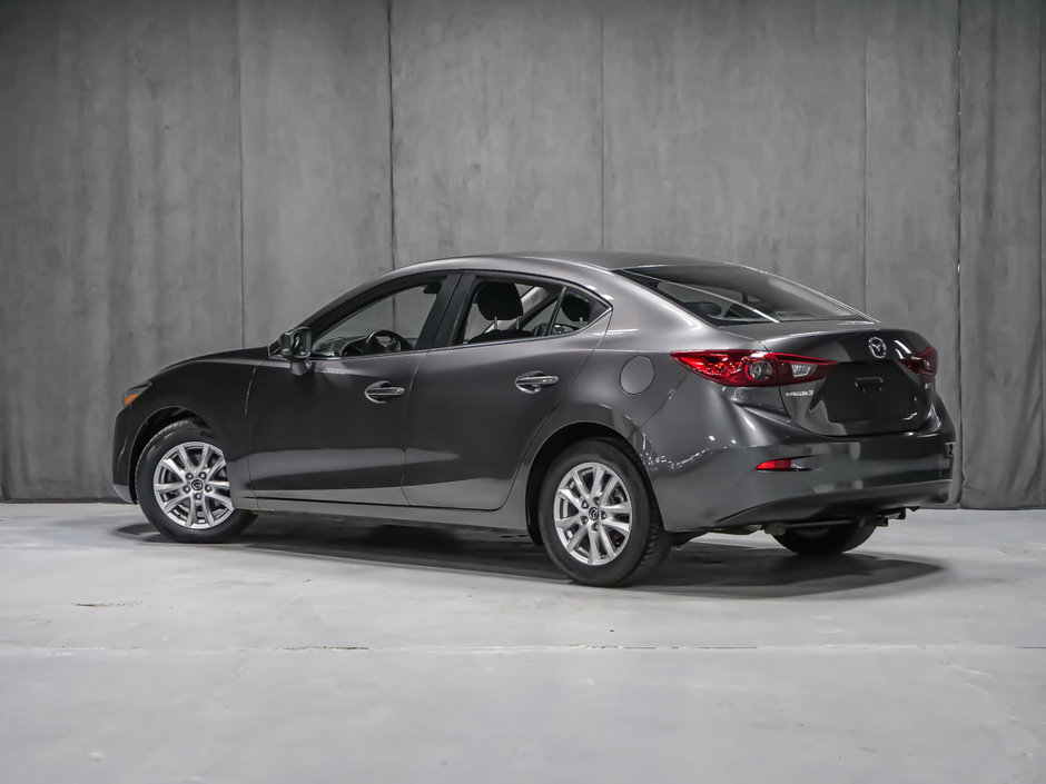 2018 Mazda 3 GS-2