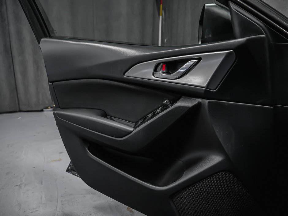 2018 Mazda 3 GS-9