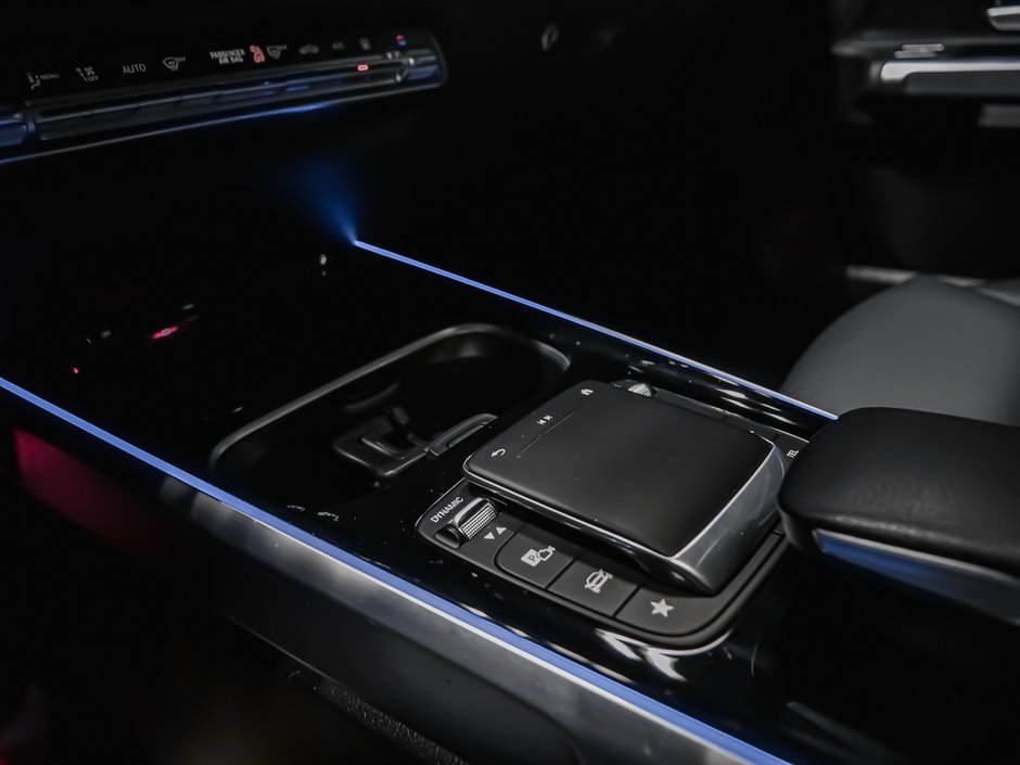 Mercedes-Benz EQB 350 2023-14