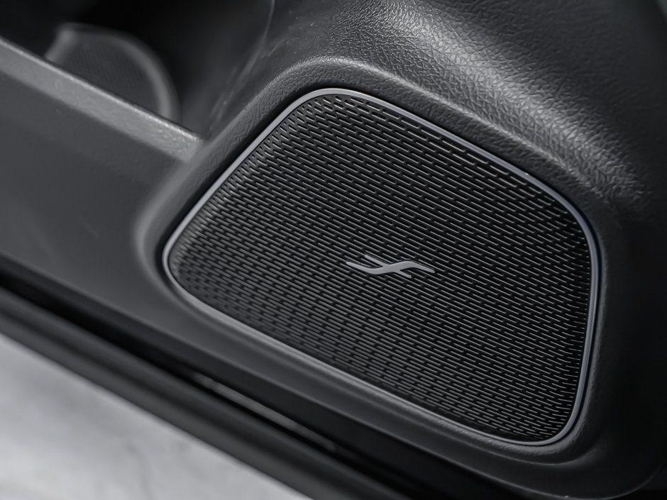 Mercedes-Benz EQB 350 2023-11