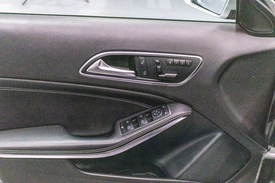 Mercedes-Benz GLA-Class GLA 250 2015-21