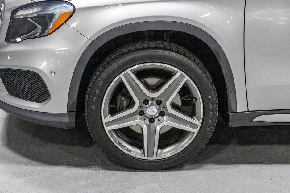 Mercedes-Benz GLA-Class GLA 250 2015-27