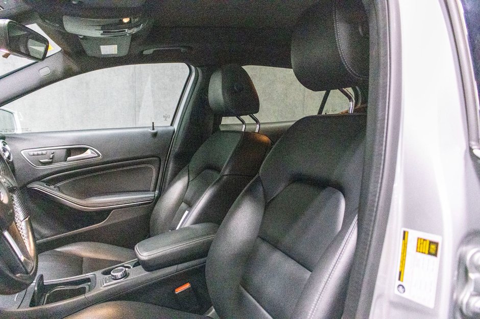Mercedes-Benz GLA-Class GLA 250 2015-20